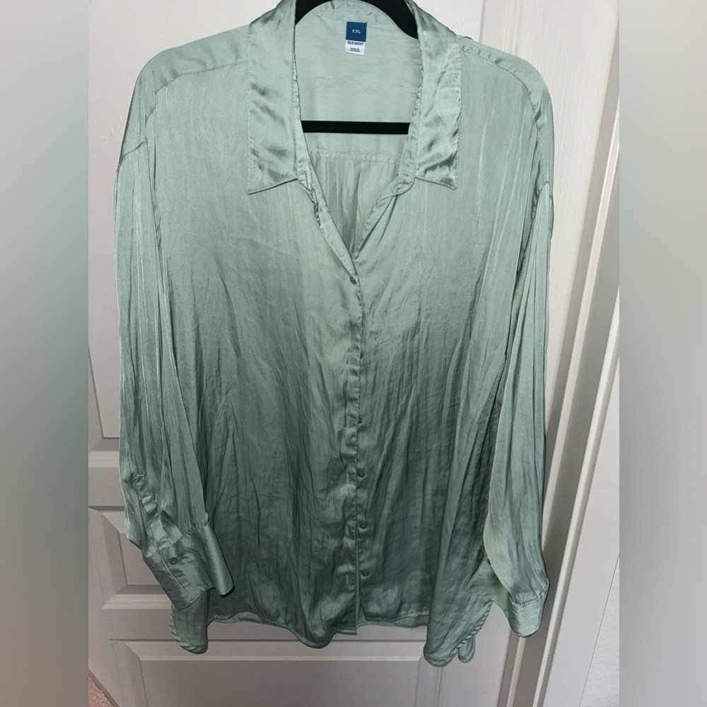 Satin oversized boyfriend shirt with buttons